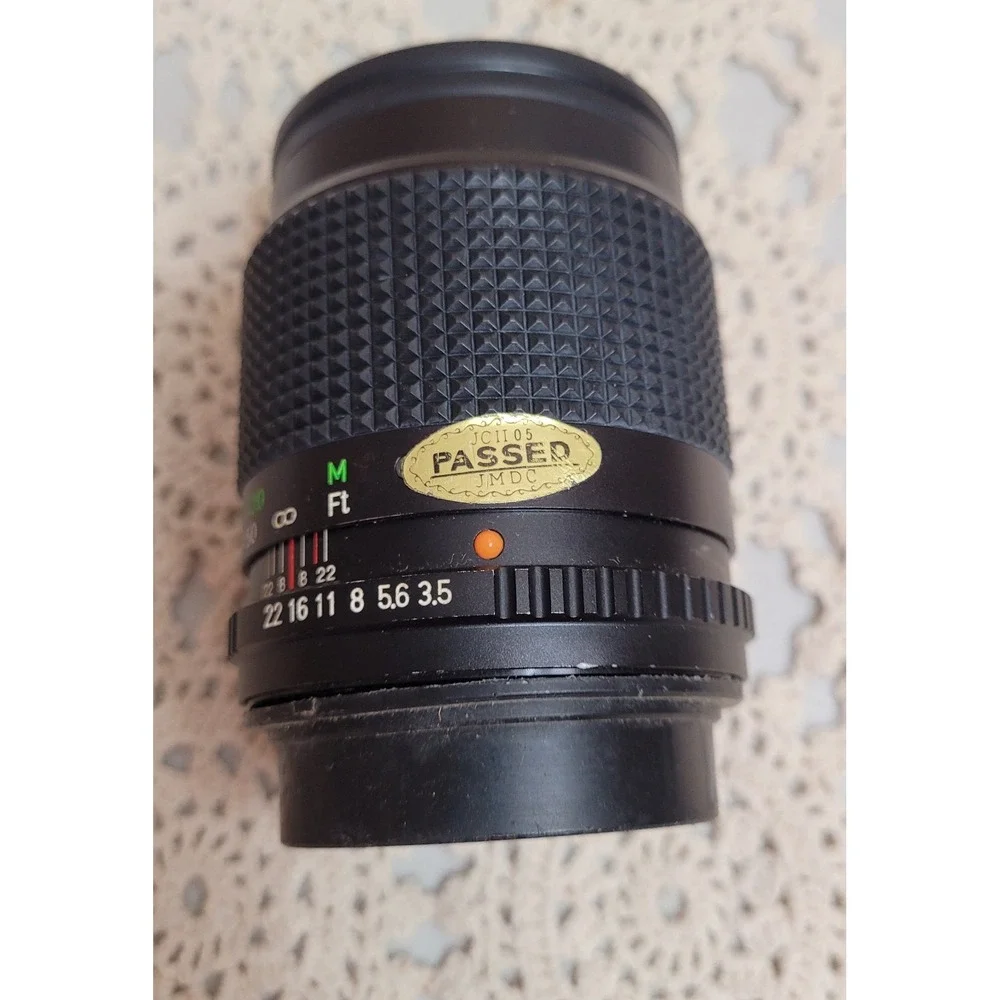 Vivitar 135 millimeter lens auto